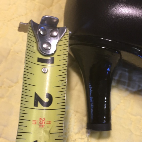 CHANEL Black Leather Cap Toe Bow Low Heel Pumps size EU 38 US 7.5 - Picture 16 of 16